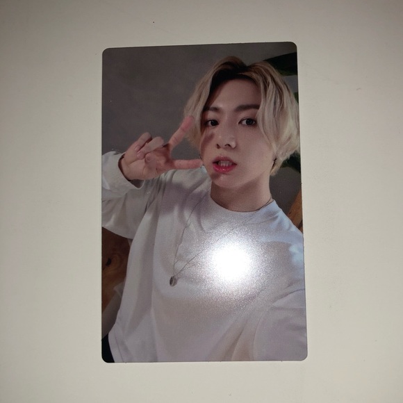 BTS BE Essential Jungkook M2U Photocard *RARE* - Picture 1 of 2